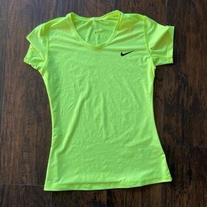 Nike dri fit top (neon)
